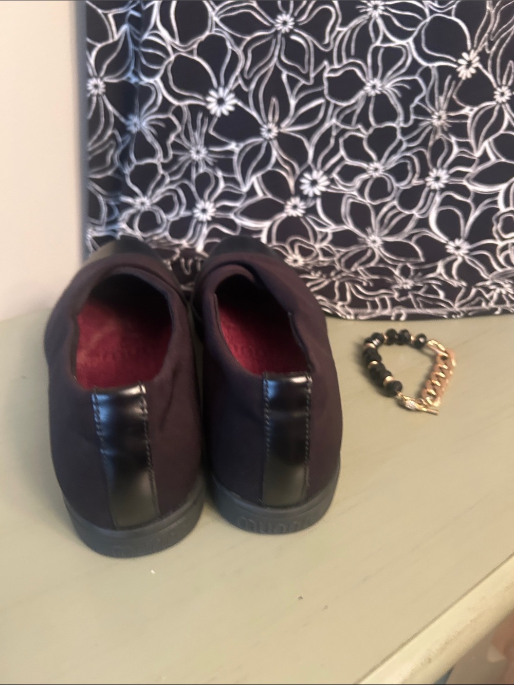 Munro Women's Dark Black Slip-On Flats with Black Cap Toe - Picture 5 of 6